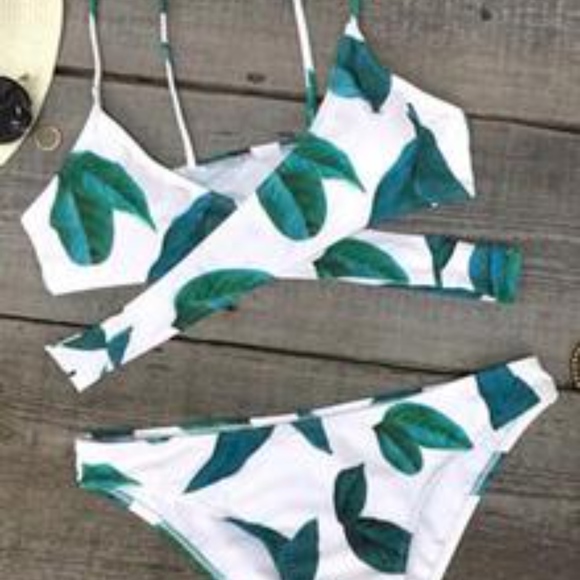 Cupshe Other - Court & Spark Fresh Leaves Bikini - Never Worn